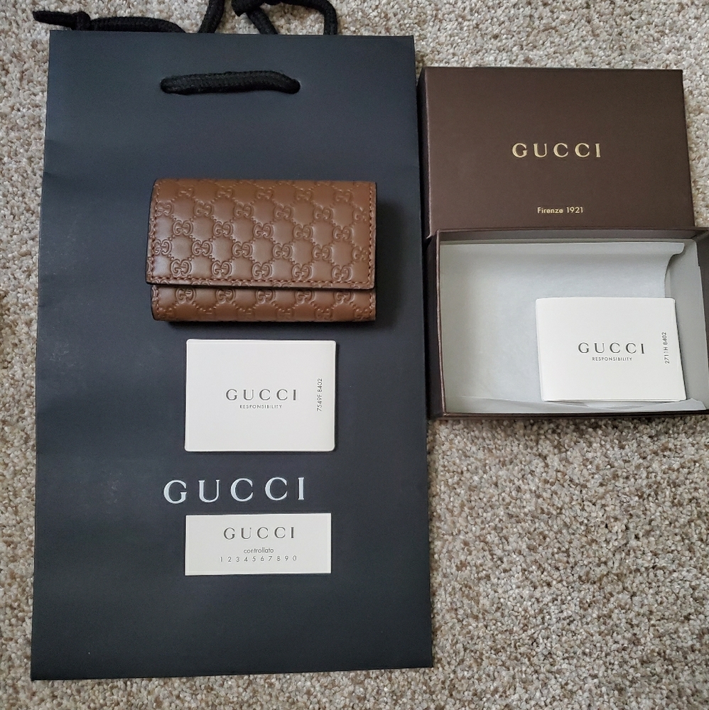 💥💥💥💥💯Gucci key holder guccissima leather